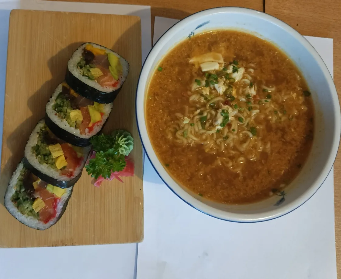 Ramyeon and Futomaki